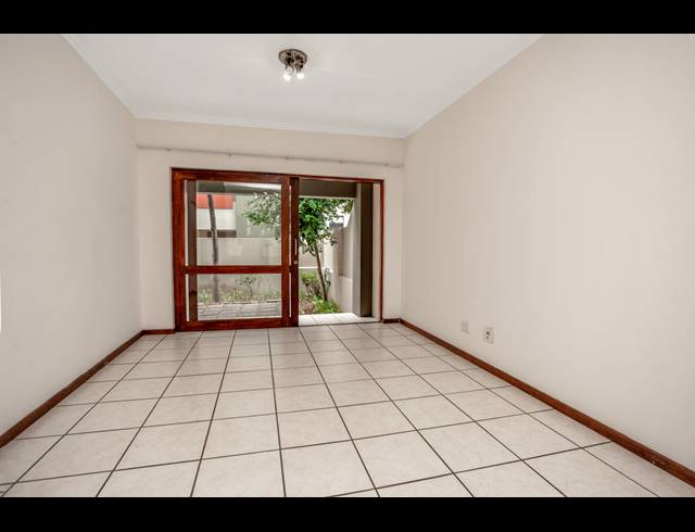 1 BEDROOM APARTMENT FOR SALE IN LONEHILL